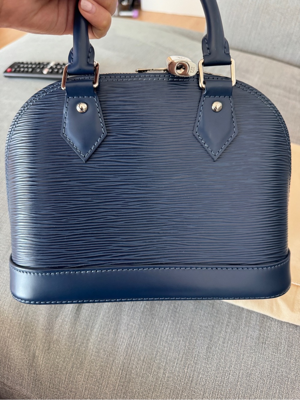 Louis Vuitton Navy Blue Epi Alma Satchel - Picture 4 of 9